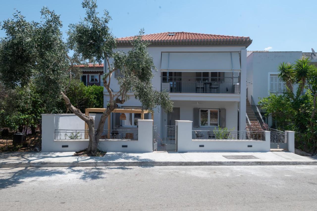 Camara Luxury Apartments Pylos Exterior photo